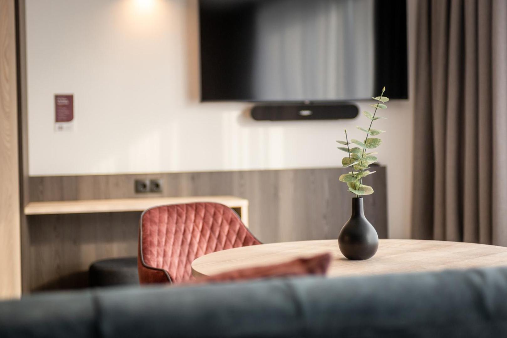 Hotel Novapart Stay Smart Вельс Экстерьер фото