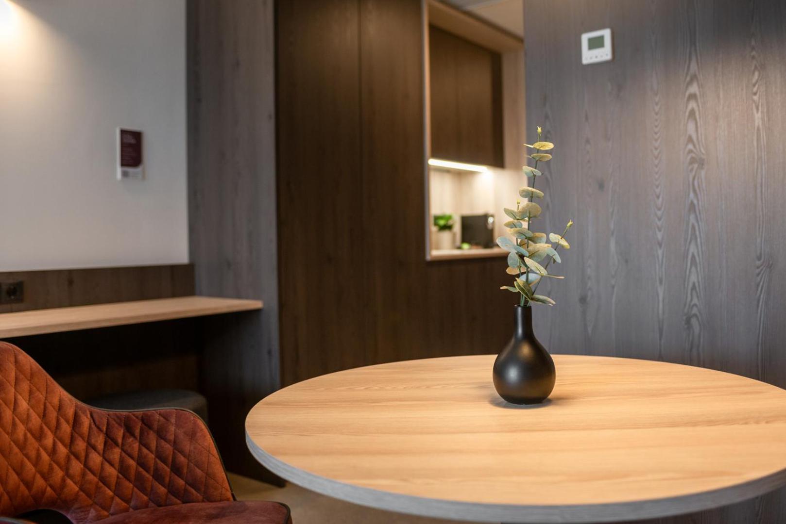 Hotel Novapart Stay Smart Вельс Экстерьер фото